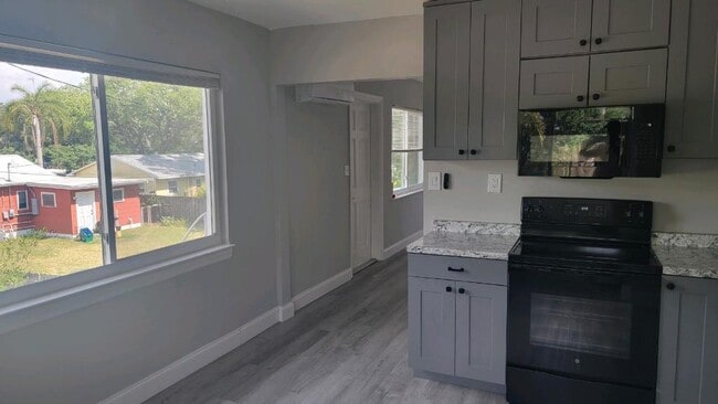 Building Photo - 5512 11th Ave S