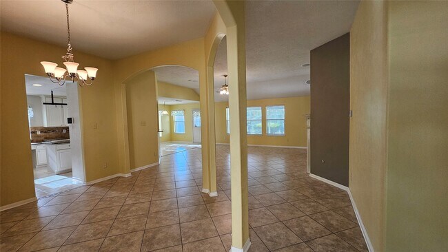 Building Photo - 2314 Hannover Way