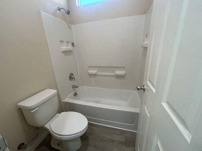 Building Photo - 518 Samuel Way