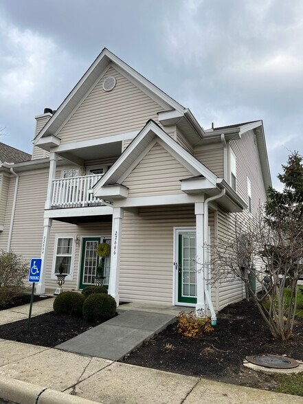 Building Photo - 22666 Lenox Dr