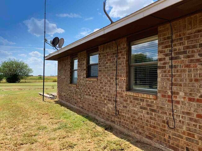 Building Photo - 102 Mohawk Ave