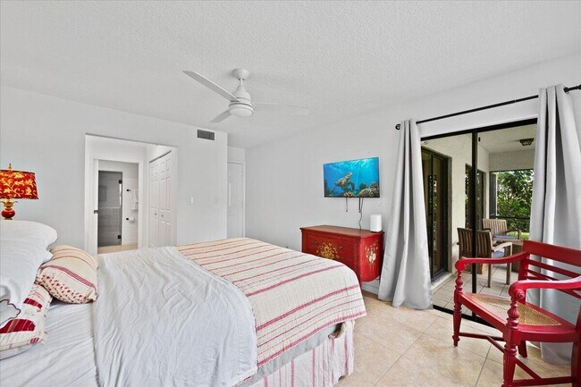 Building Photo - 12660 Shoreline Dr