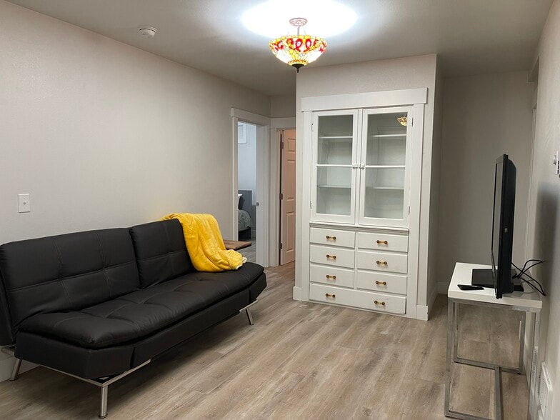 Building Photo - 1522 Taylor Ave N