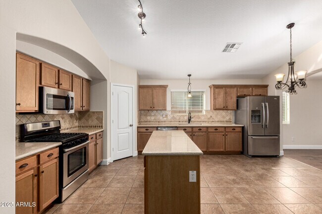 Building Photo - 1444 E Baker Dr