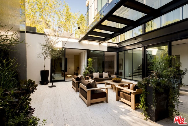 Building Photo - 1210 Laurel Way