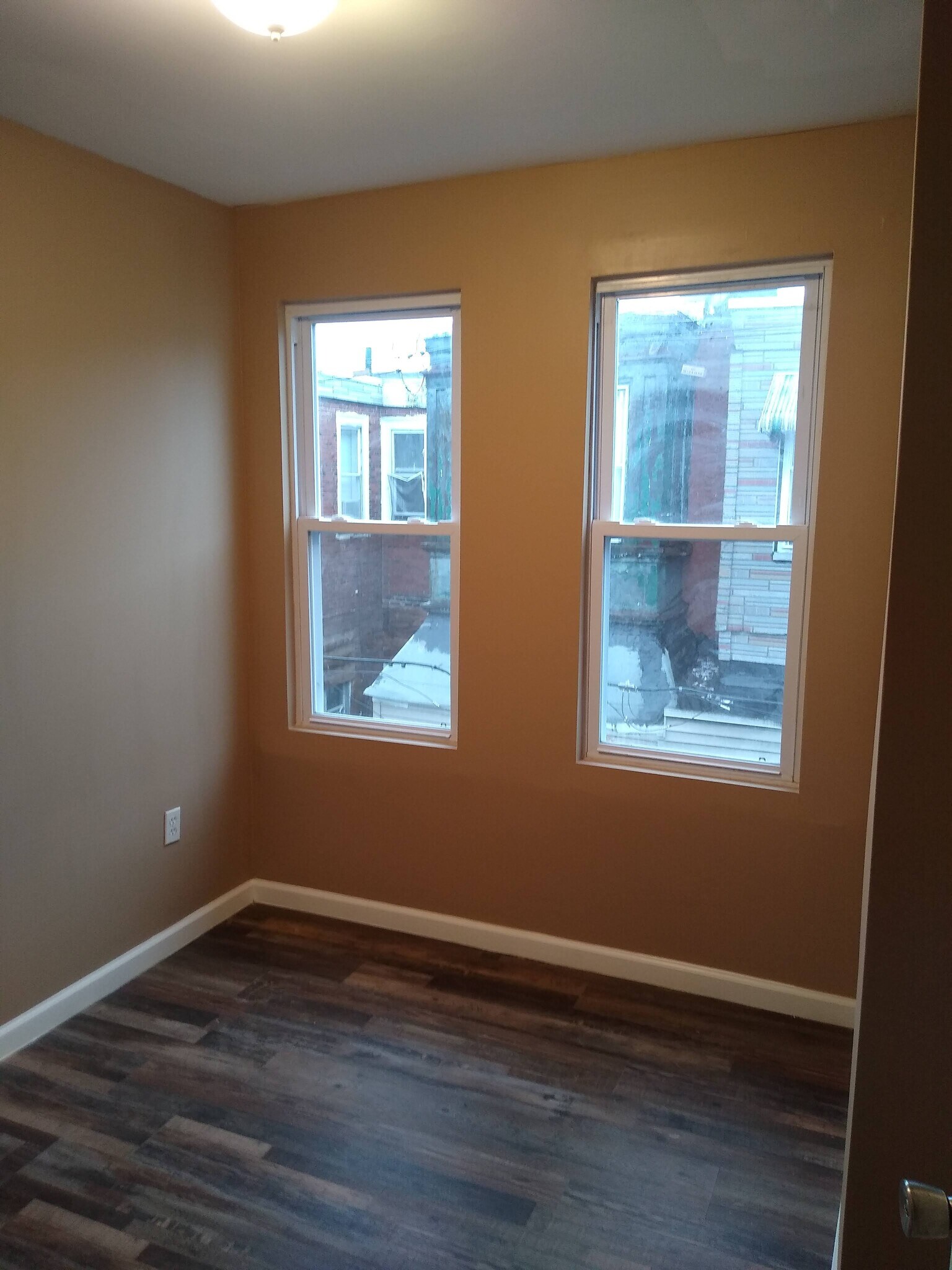 Building Photo - 2054 Ann St