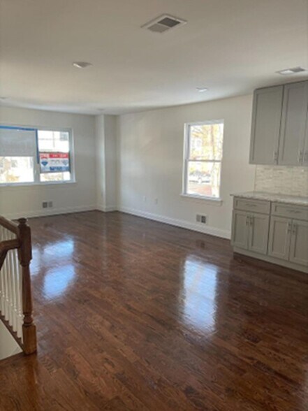 Building Photo - 838 S 14th St