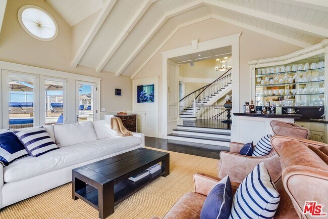 Building Photo - 6277 Sea Star Dr