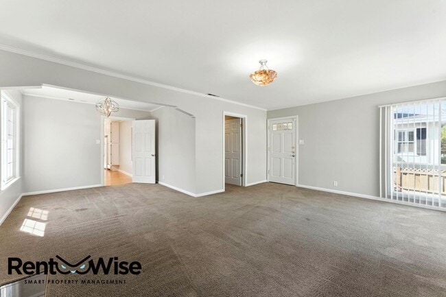 Building Photo - 1121 Killarney Ln