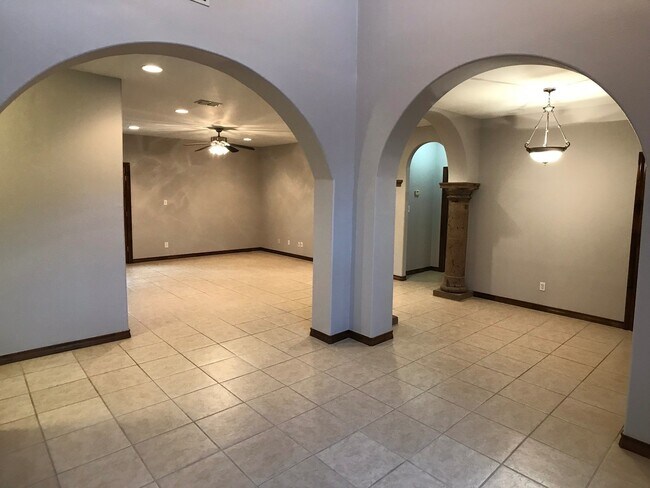 Building Photo - 3Bed/2.5Bath Edinburg TX Home For Rent ( Oakland Village )