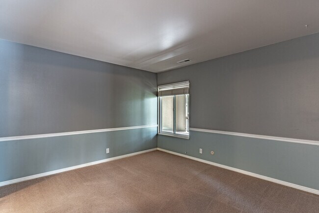 Building Photo - 5761 S Waterbury Cir