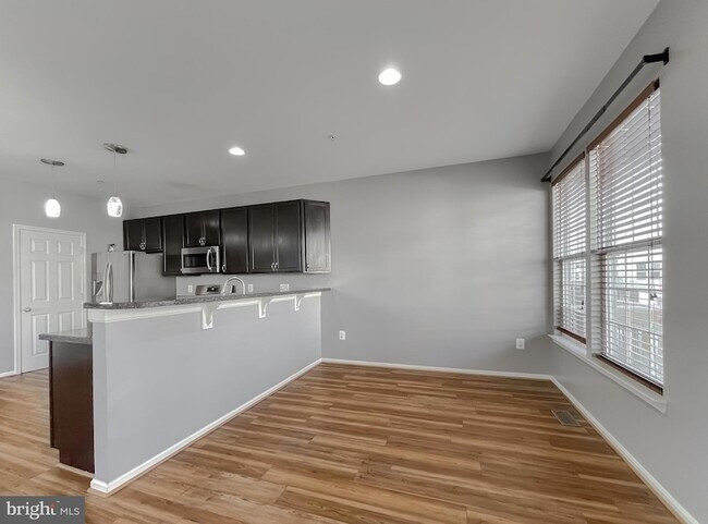 Building Photo - 45571 Catalina Ln