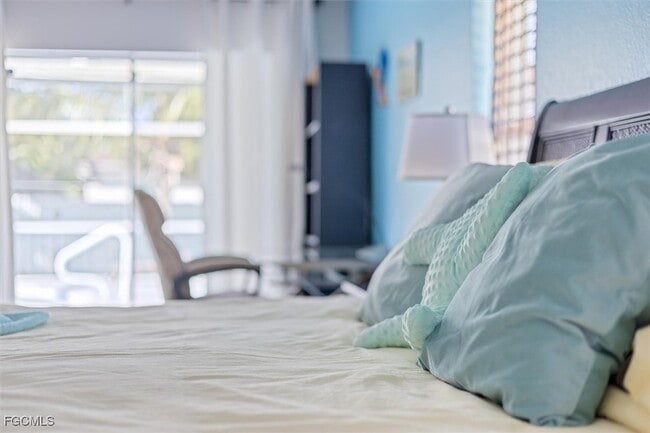 Building Photo - 4516 SW 21st Pl