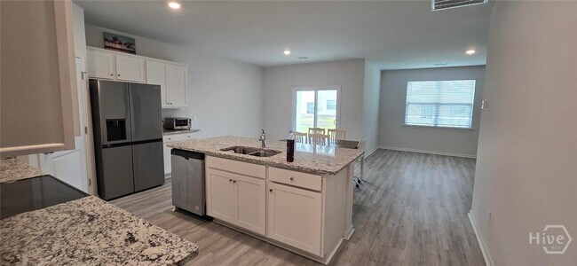 Building Photo - 116 Windrush Pnes