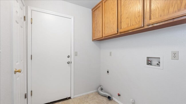 Building Photo - 6540 Shasta Creek Way