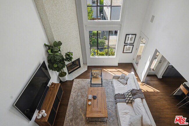 Building Photo - 720 Huntley Dr