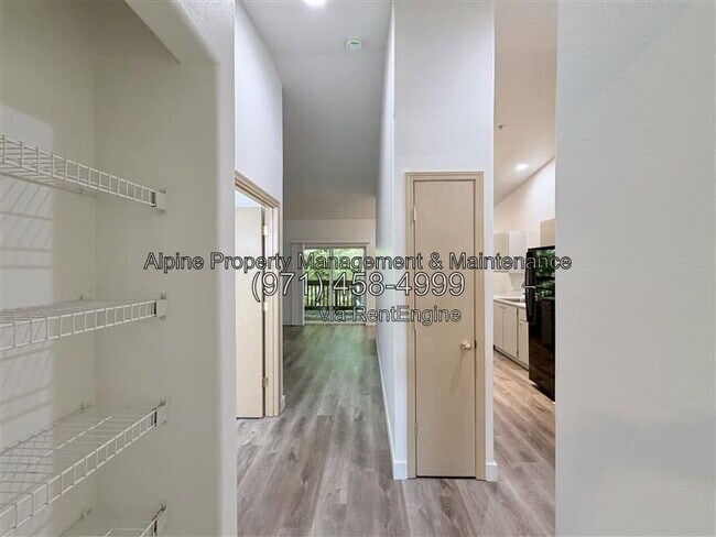 Building Photo - 10010 SW 125th Ave
