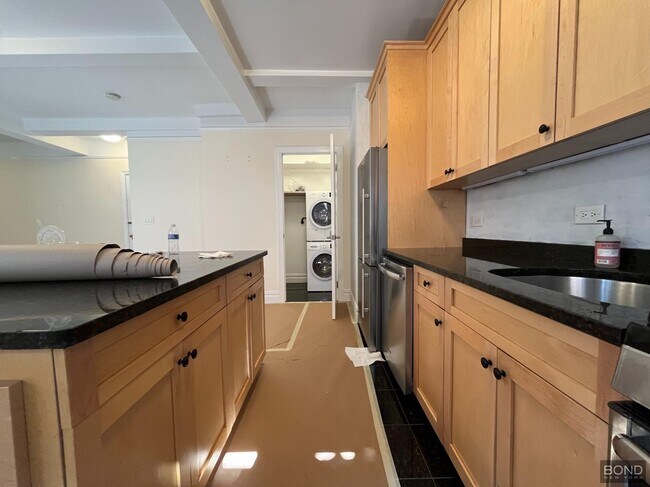 Building Photo - 115 E 92nd St