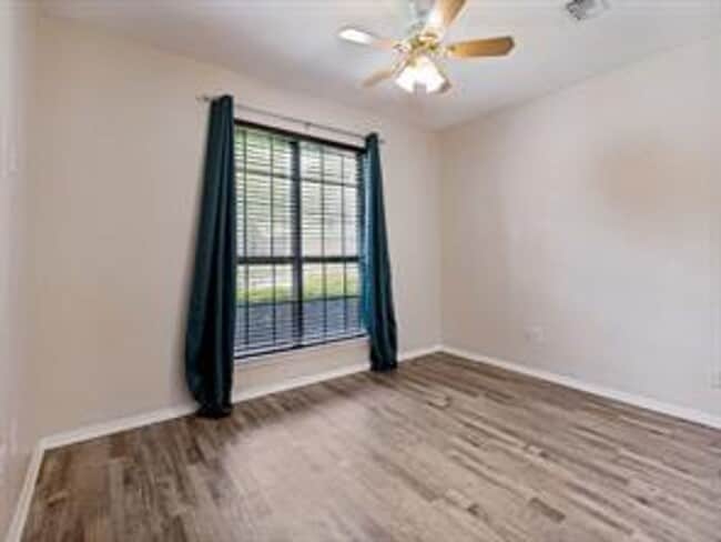 Building Photo - 1620 Post Oak Dr
