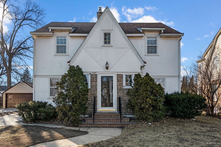 Building Photo - 1109 3rd St NW