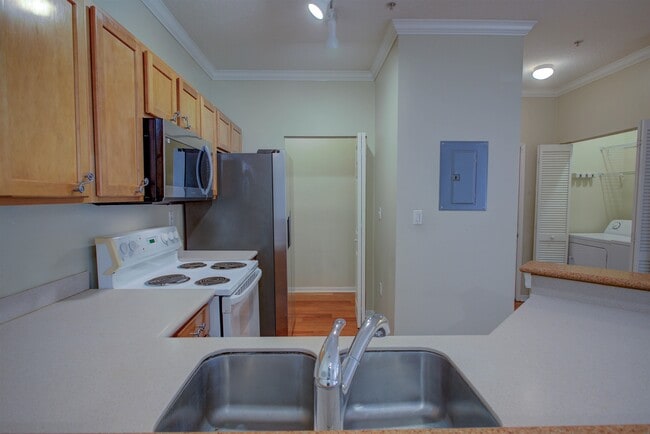 Building Photo - 520 Florida Club Blvd