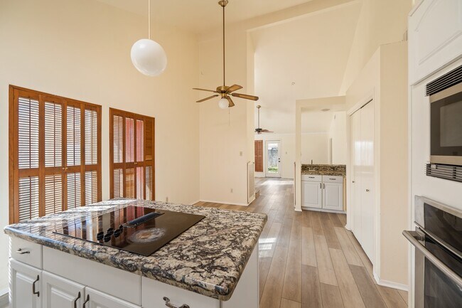 Building Photo - 4330 Willow Beach Dr