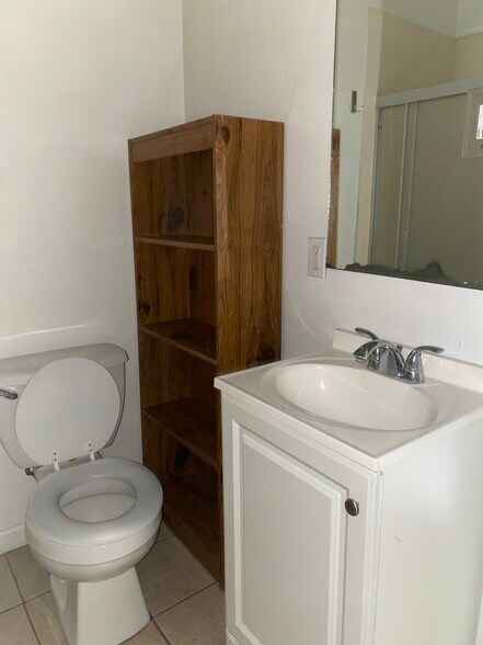 Building Photo - 412 Cedar Grove Ave