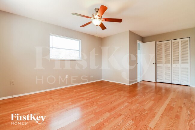 Building Photo - 2526 13th Ave SW