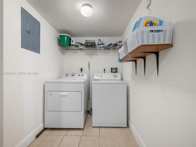 Building Photo - 1250 S Miami Ave