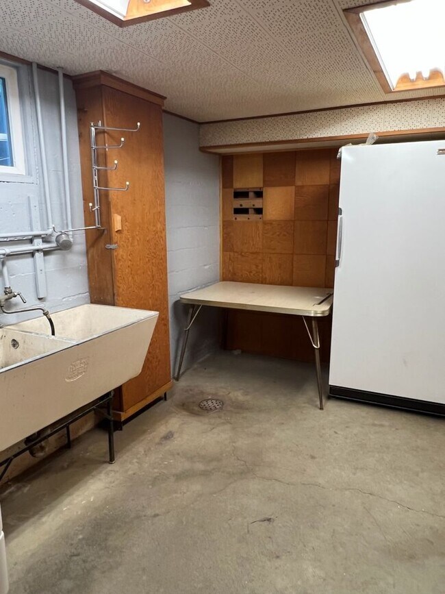 Building Photo - Located in the Historic District! 3+ beds,...