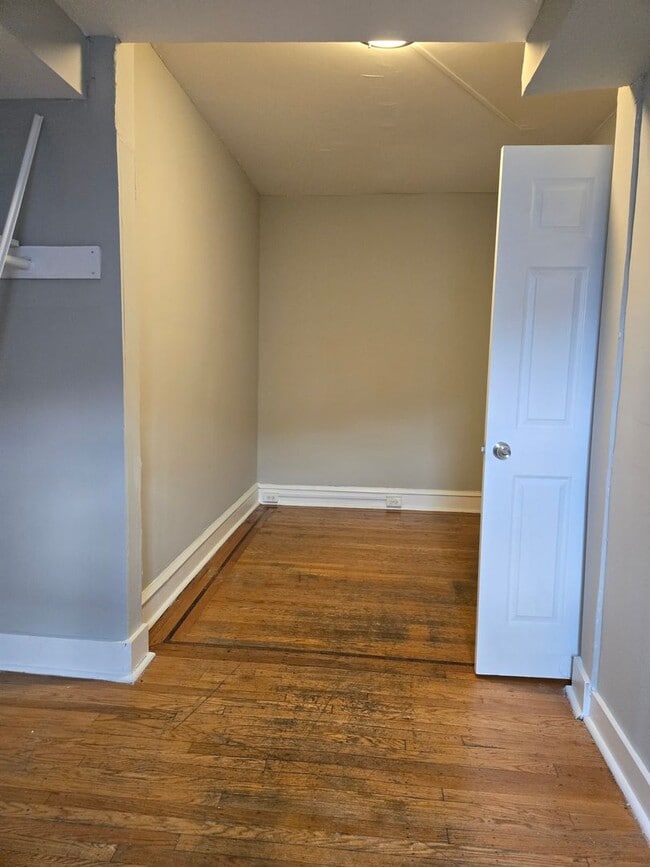 Building Photo - 6724 Wyncote Ave