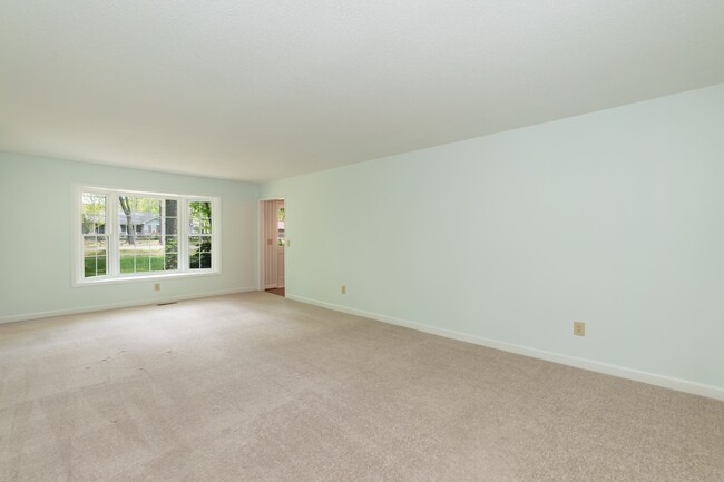 Building Photo - Sourwood