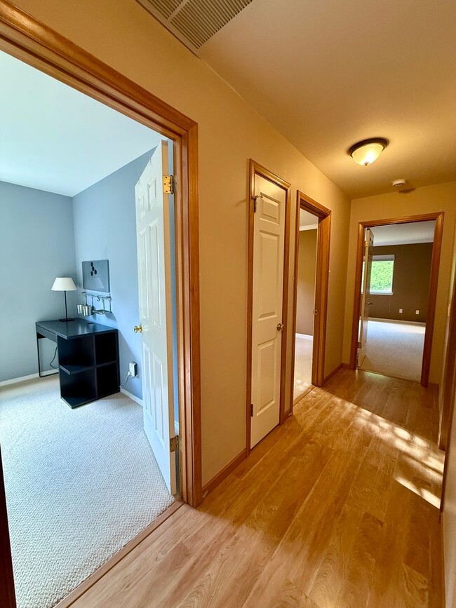 Building Photo - Immaculate Mill Creek Rambler | A/C • Cul-...