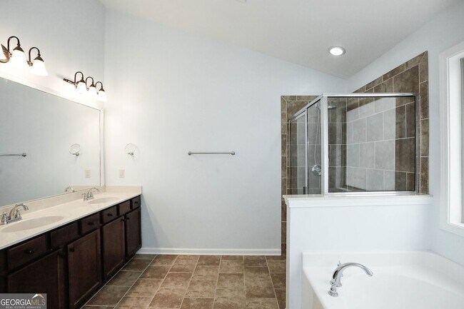 Building Photo - 438 Privet Cir
