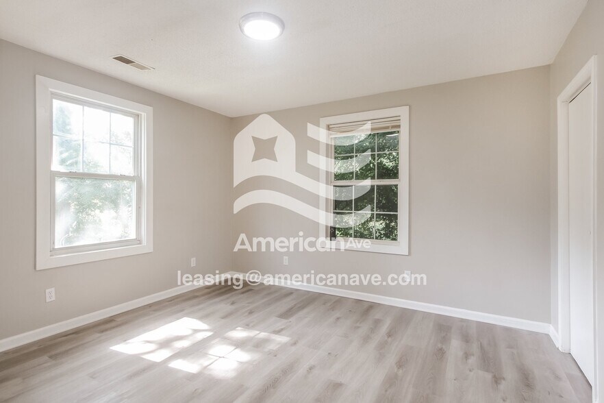 Building Photo - 3062 N Tacoma Ave