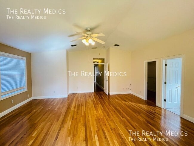 Building Photo - 1332 W Princeton St