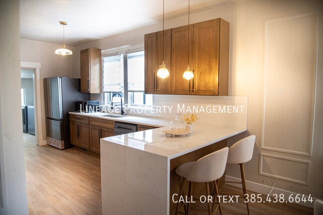 Building Photo - 535 S 900 W