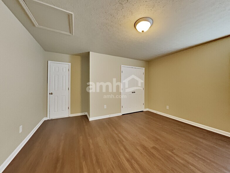 Building Photo - 128 McKain Xing