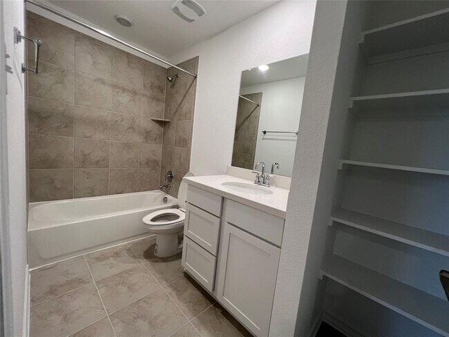 Building Photo - 204 Doodle Ln