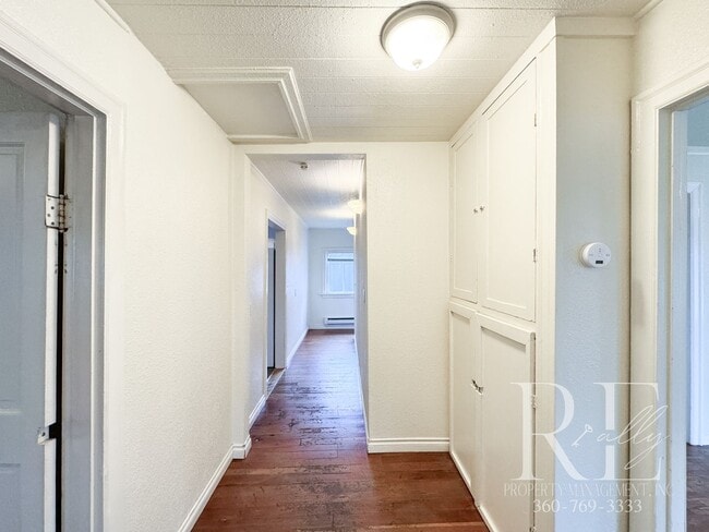 Building Photo - 1215 Evans Ave W