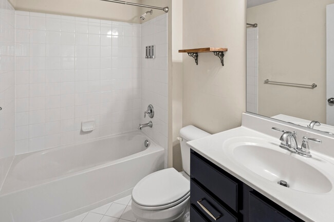 Building Photo - 214 Tanner Ln