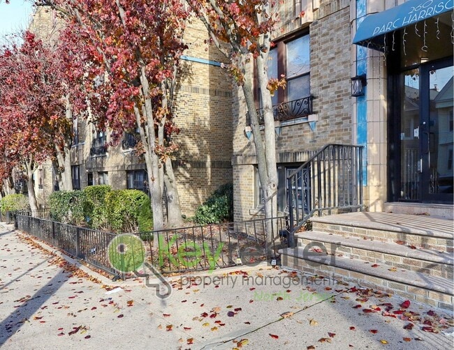 Building Photo - Freshly Updated 1-Bedroom Condo Across from Lincoln Park – Jersey City