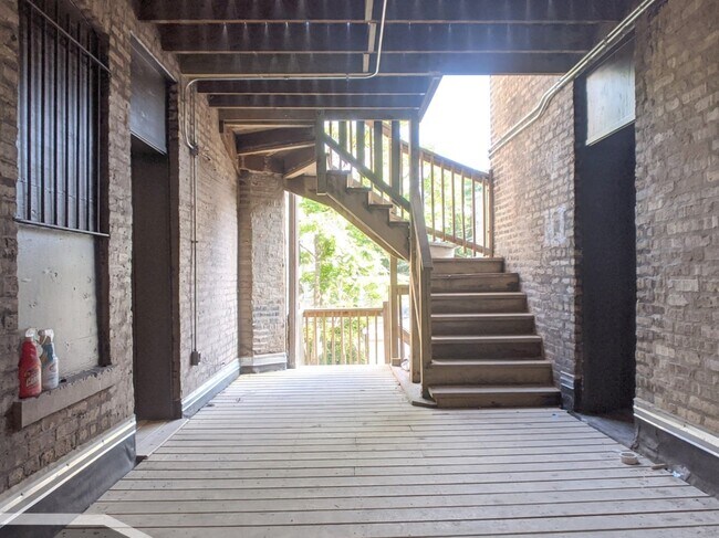Building Photo - 3407 W Fullerton Ave