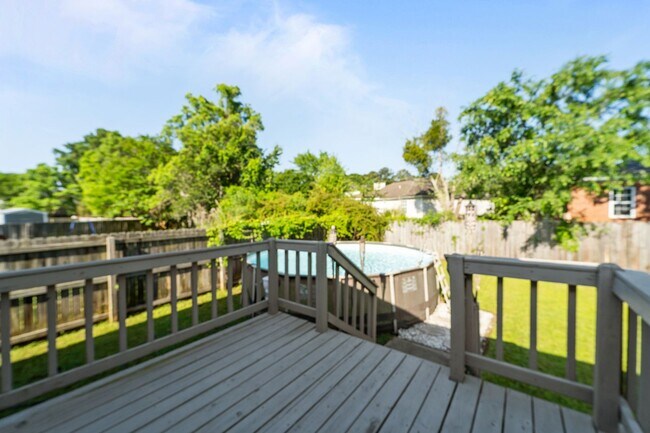 Building Photo - 109 Dry Dock Ct