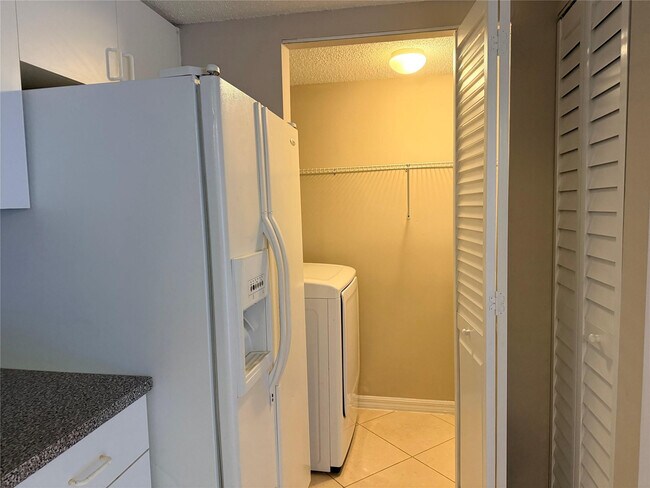 Building Photo - 5025 Wiles Rd