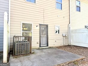 Building Photo - 2390 Camden Oak Way