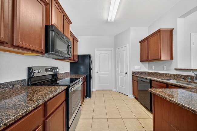 Building Photo - 5119 Harbor Palm Dr