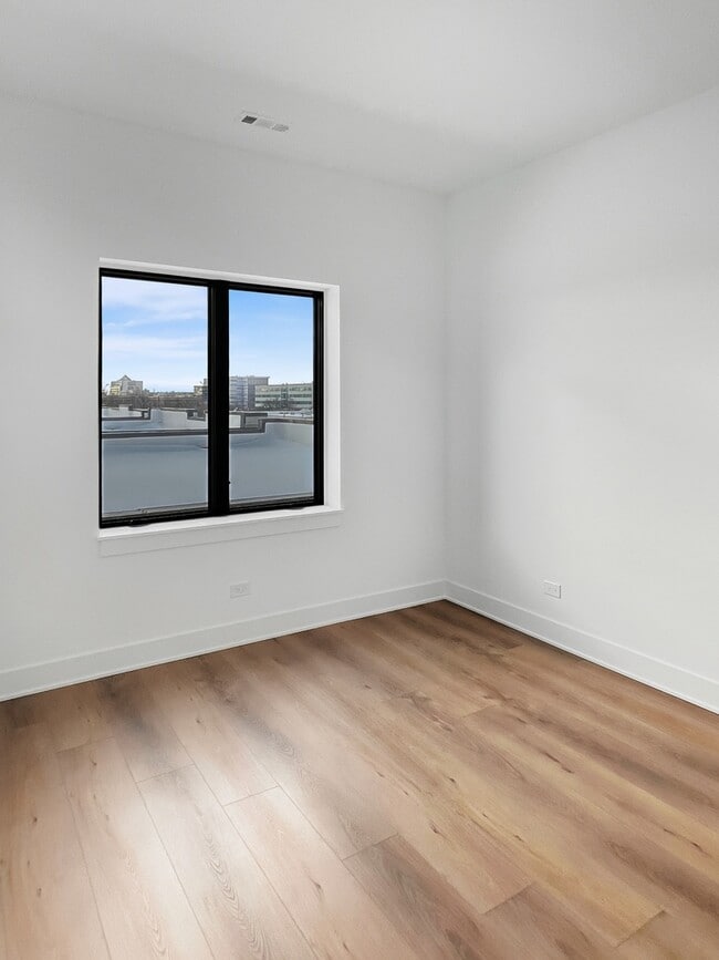 Building Photo - 1304 S Ashland Ave