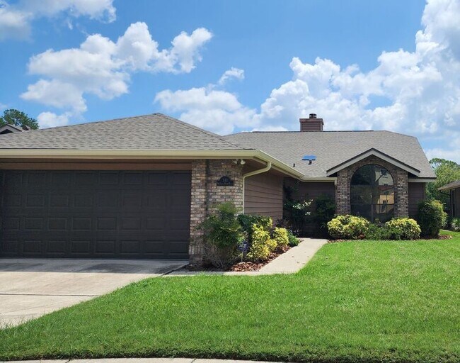 Building Photo - 311 W Sabal Palm Pl