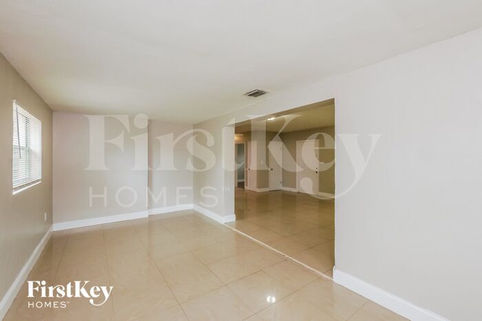 Building Photo - 221 N 65th Way